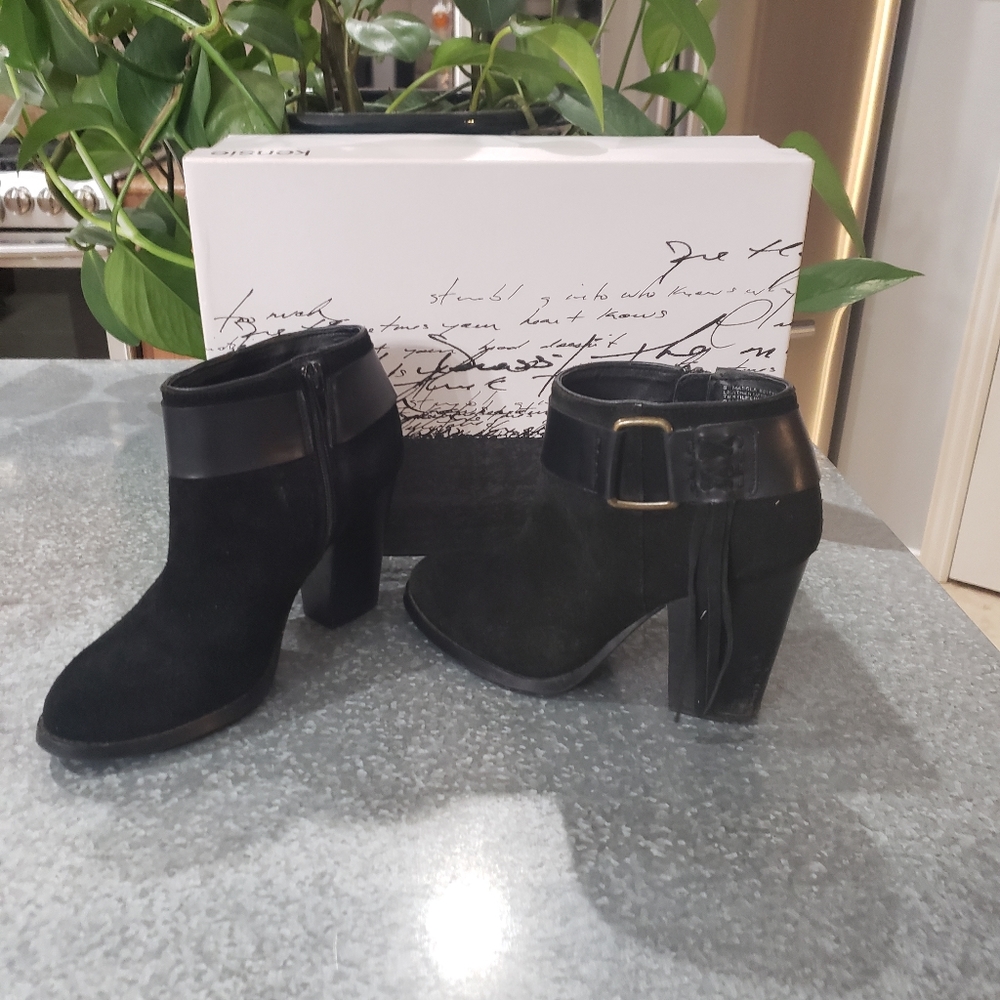 Kensie size 6 black booties
